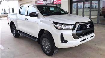 Toyota Hilux 4x2 AT (2023)